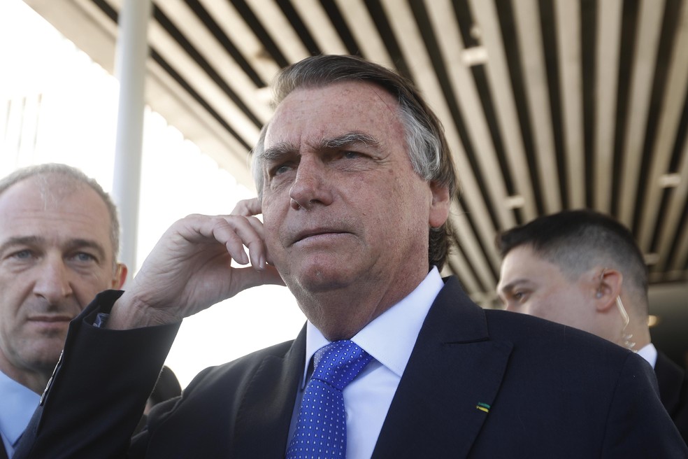 Bolsonaro elogia Tarcísio e Michelle como alternativas para 2026 | Política  | Valor Econômico
