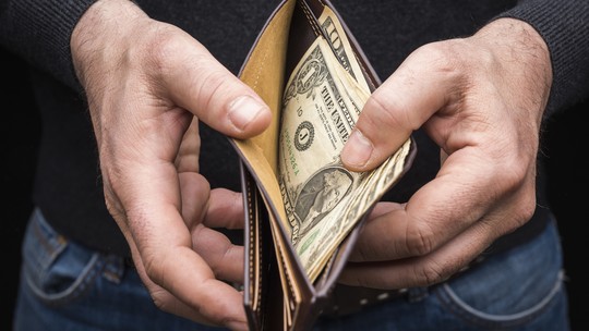 Veja o que esperar do dólar após disparada com eleição