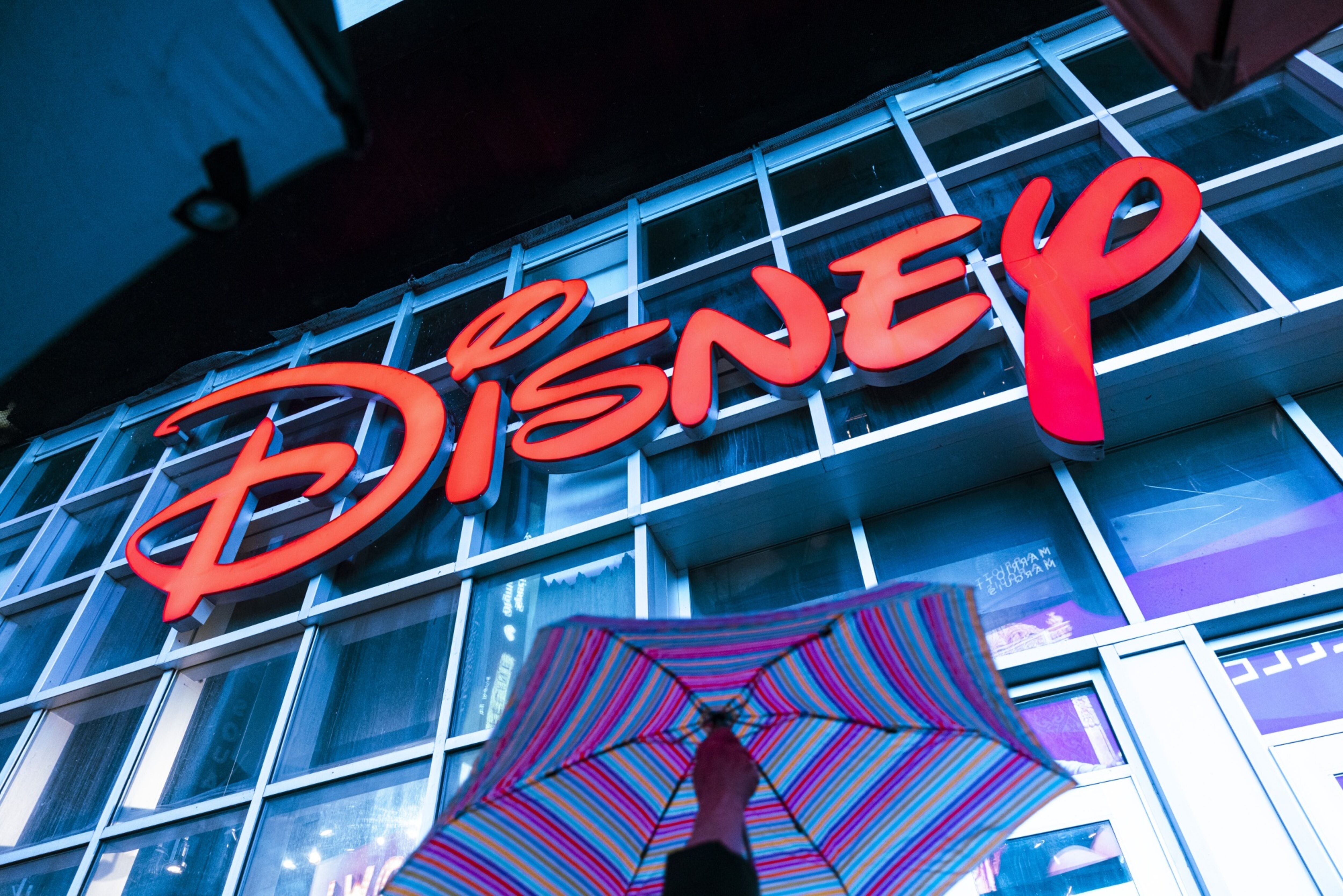 Disney tem lucro de US$ 2,65 bilhões no 1º trimestre fiscal, puxado por streaming e bilheteria