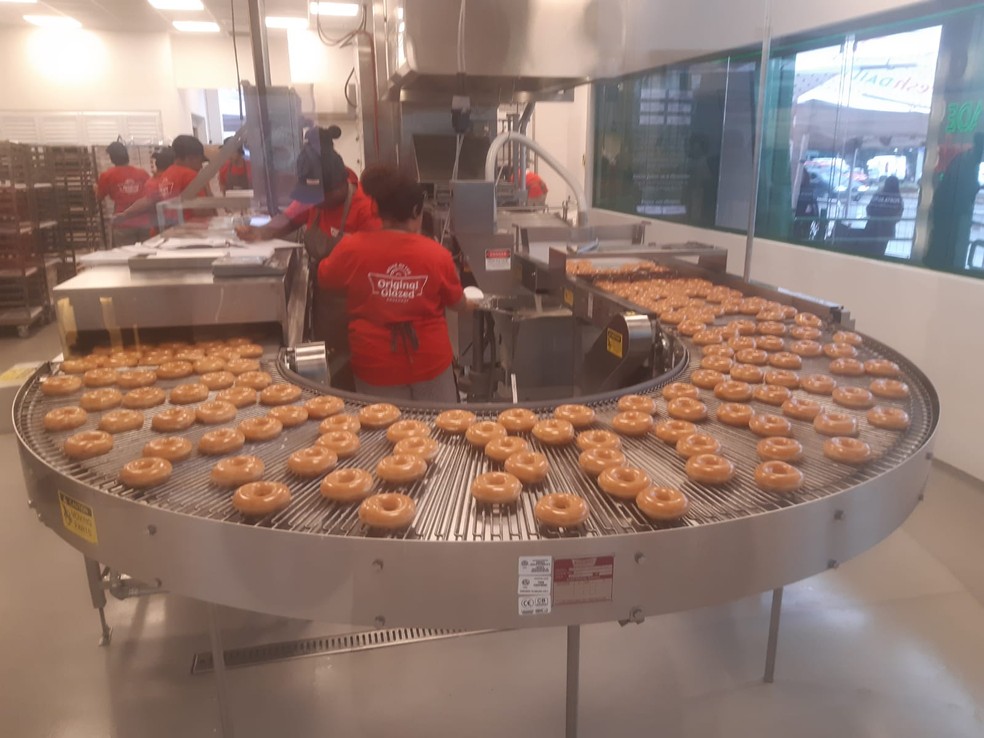 "Fábrica" da loja da Krispy Kreme, em São Paulo — Foto: Guilherme Carvalho/Valor