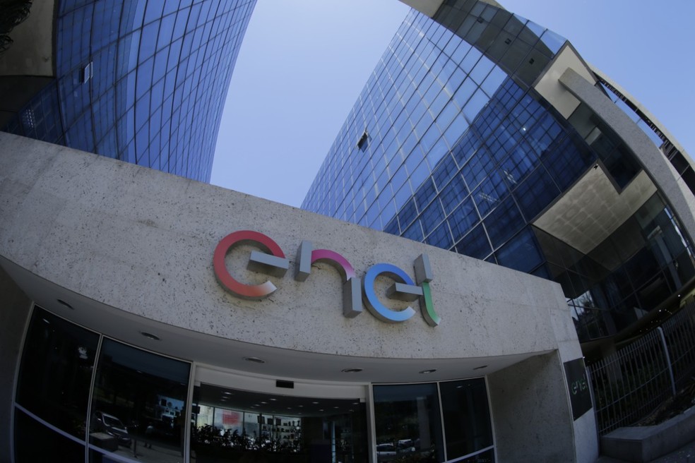 Enel suspende temporariamente estudos para venda da Coelce, Empresas
