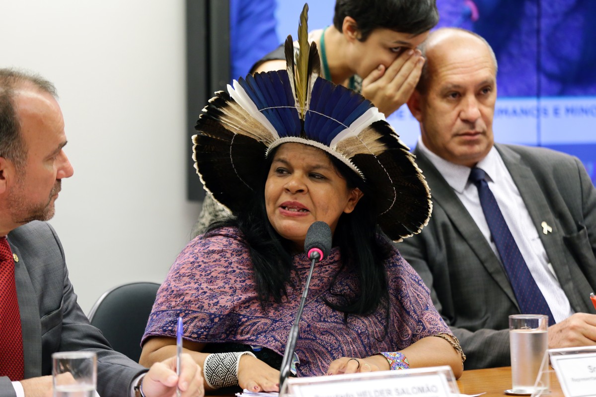 Sonia Guajajara Chega Hoje A Brasília E Deve Ser Confirmada Ministra Dos Povos Indígenas Dizem 