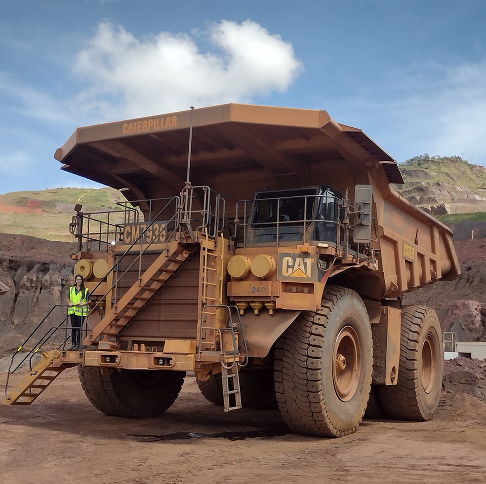 Ítala Lorraina, da CSN Mineração: empresa já tem 80 mulheres operando caminhões fora de estrada — Foto: Divulgação