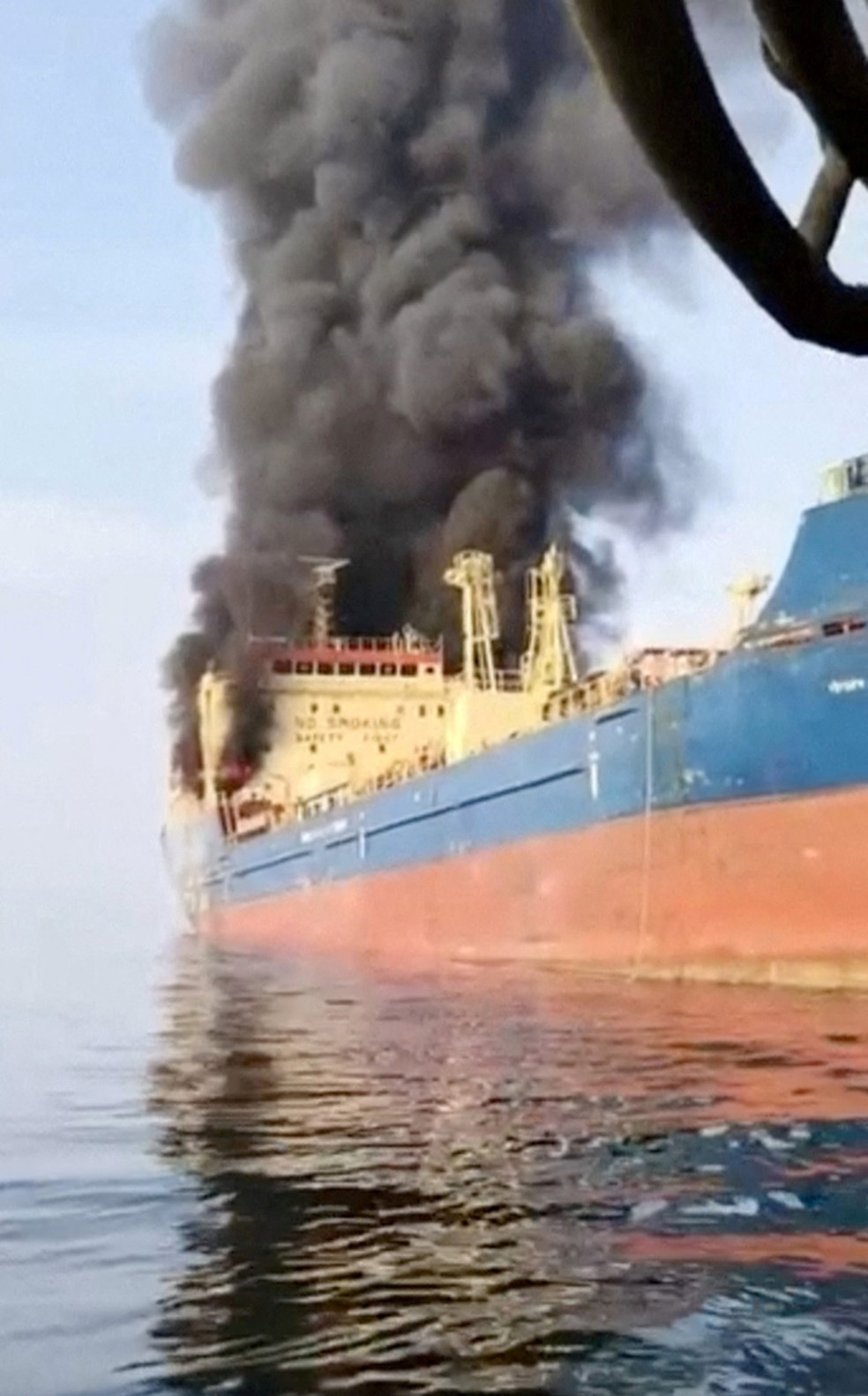 Seis petroleiros já foram atingidos no Golfo Pérsico desde o início da guerra em meio às ameaças de Teerã contra navios — Foto: Reuters