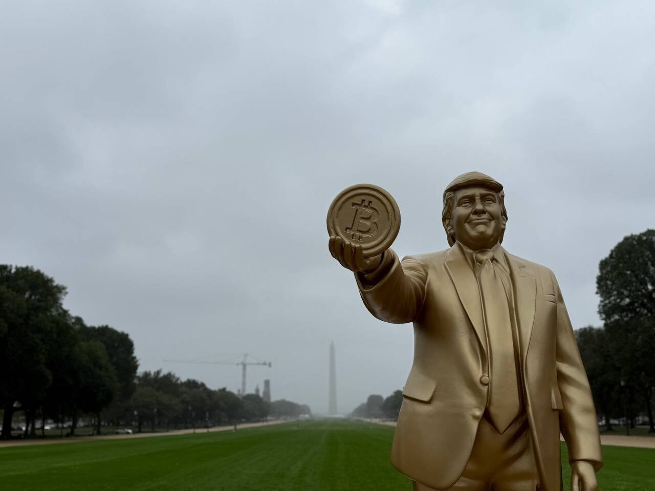 Trump faturou US$ 1 bilhão com o seu império de criptomoedas, diz FT