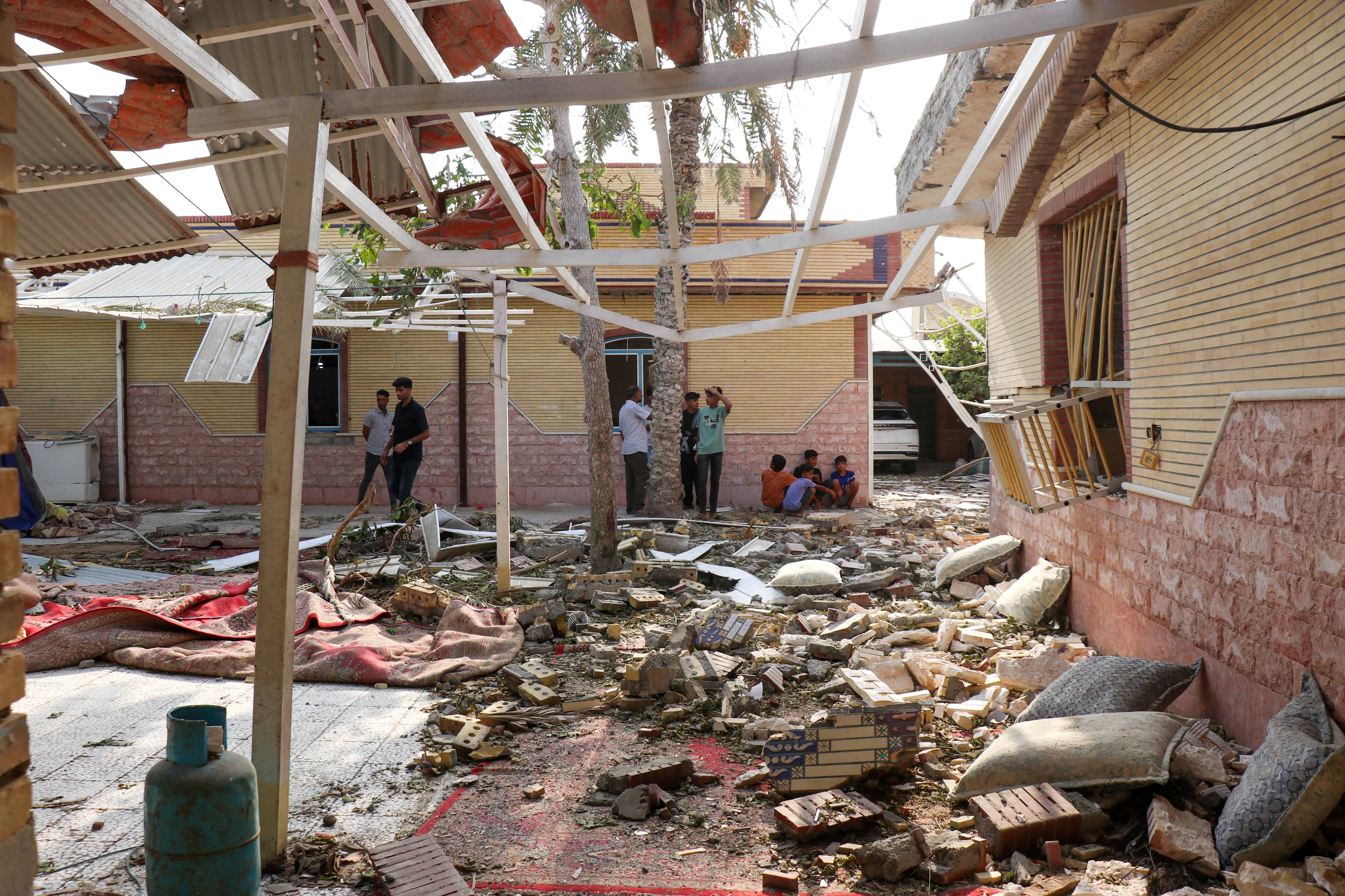 Escalada da guerra entre EUA e Irã amplia preocupação com mortes de civis