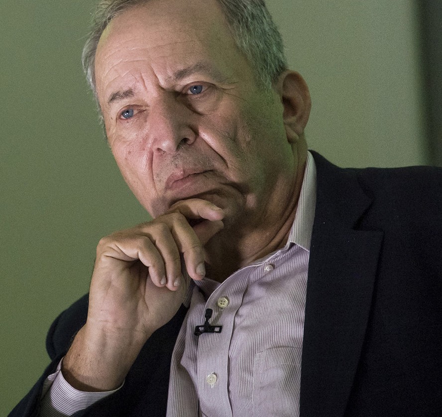 Summers pede ao Fed que evite erro de afrouxar com uma recessão | Mundo ...