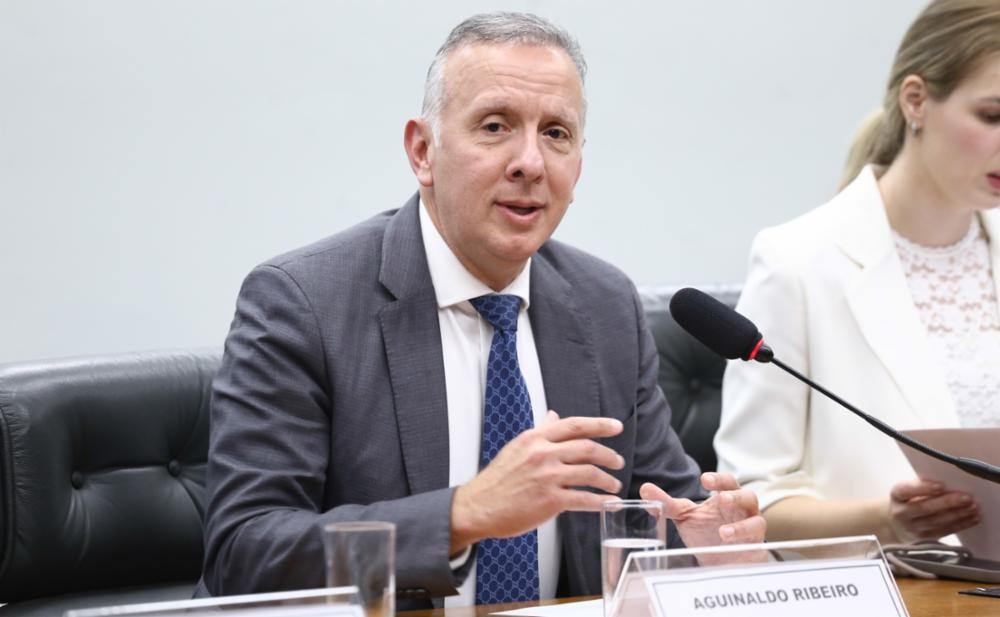 Relator propõe corte de 10% dos benefícios fiscais atuais e subir IR sobre JCP para 17,5%