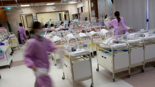 Coreia do Sul oferece dinheiro e benefício a casais para tentar aumentar taxa de natalidade