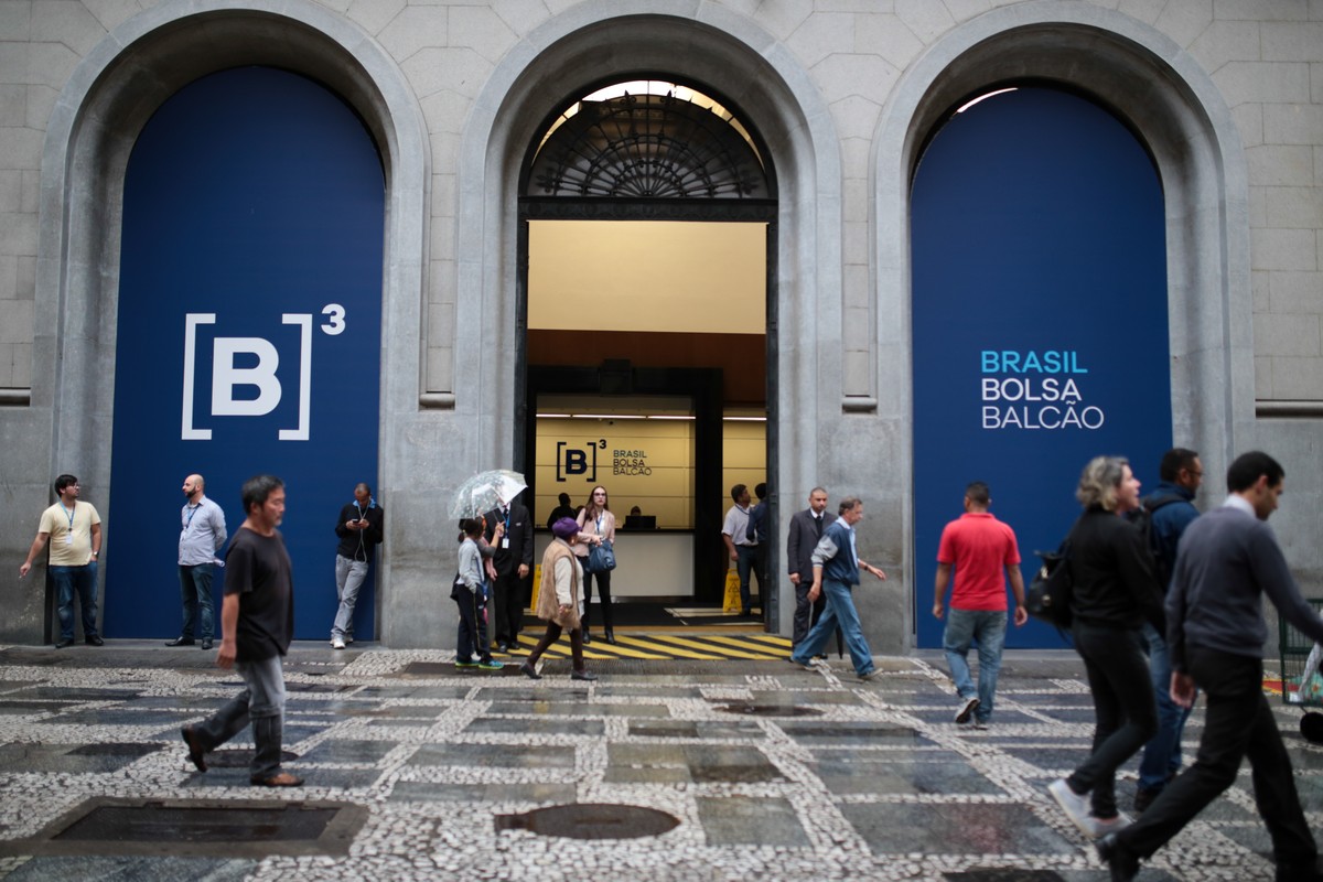 Bolsa e câmbio entregam o maior rali mensal desde 2020