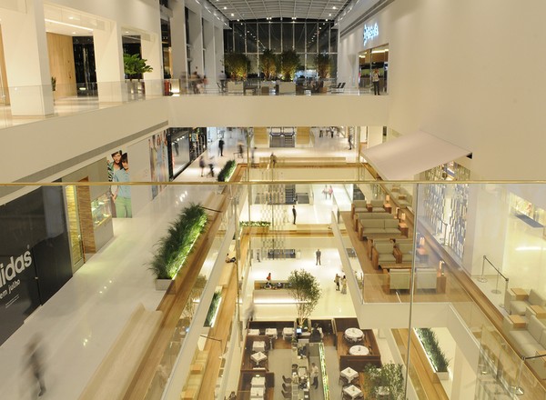 Iguatemi celebra acordo de compra do Shopping JK por R$ 667
