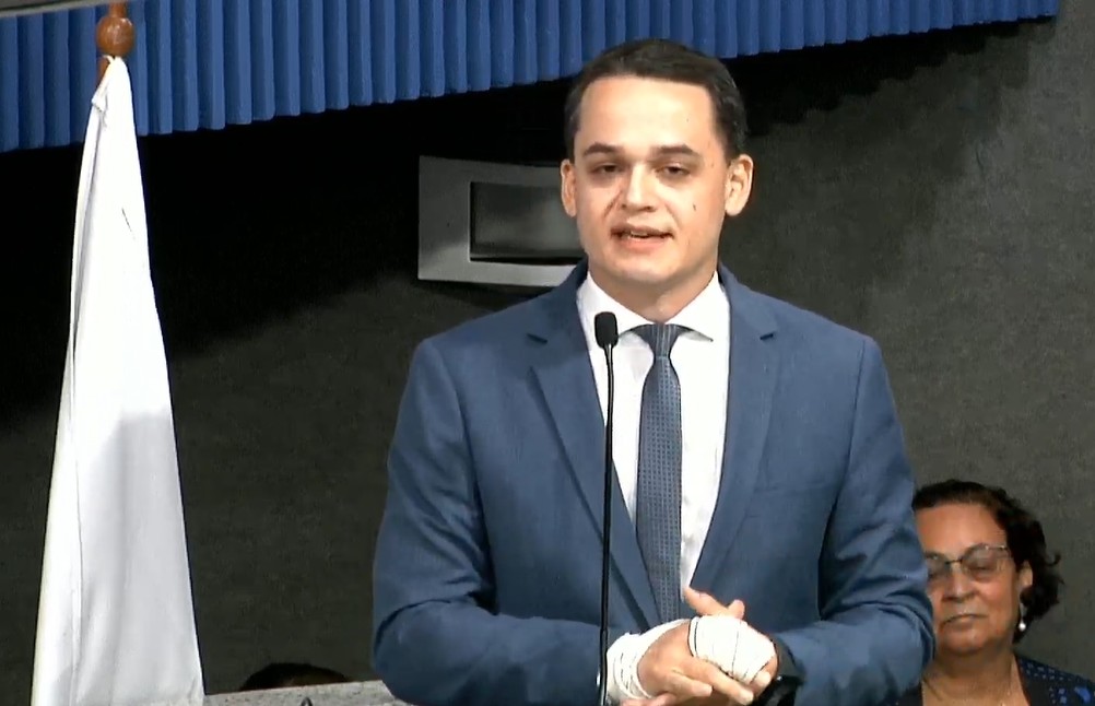 Pazolini assume Prefeitura de Vitória e diz que reforma tributária é 'ameaça' para arrecadação