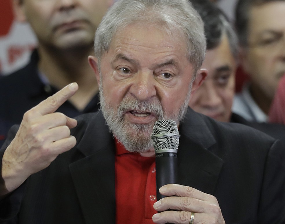 Lula reage à condenação e reitera candidatura | Política | Valor Econômico