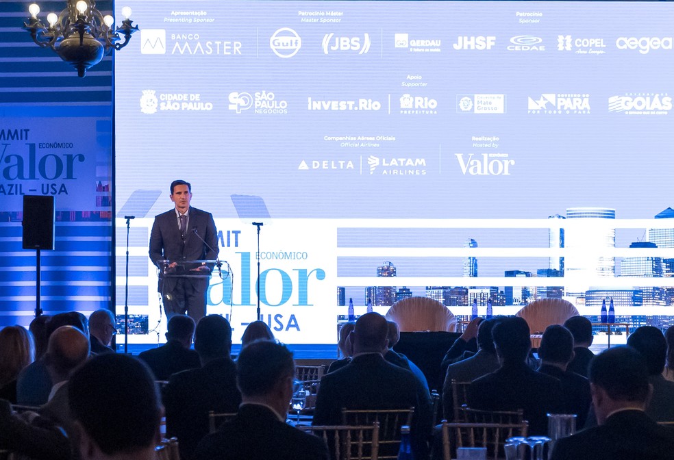 O diretor-geral da Editora Globo e do Sistema Globo de Rádio, Frederic Kachar, abre o Summit Valor Econômico Brazil-USA, em Nova York — Foto: Vanessa Carvalho/Valor