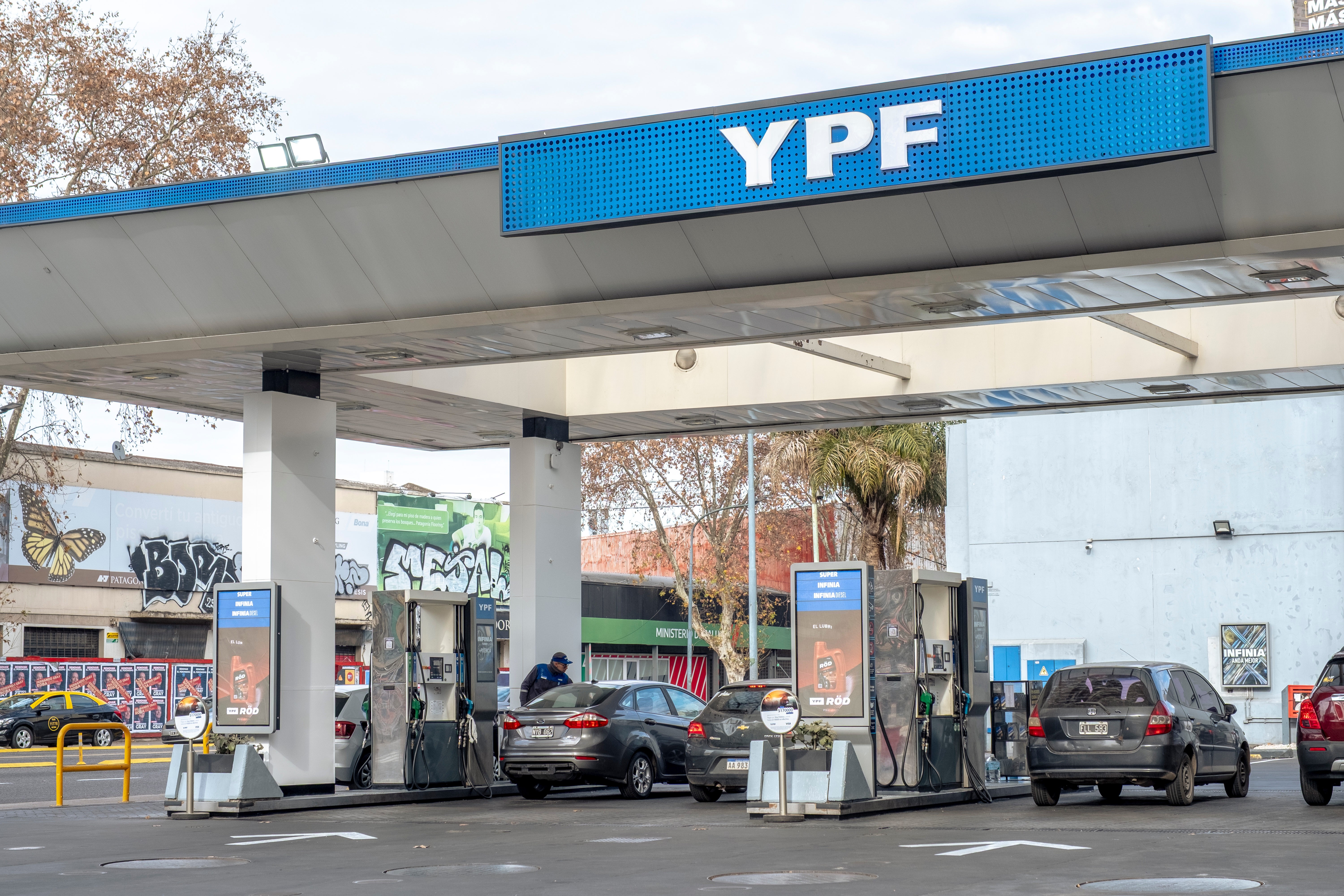 Argentina segura preço da gasolina apesar da visão de livre mercado de Milei