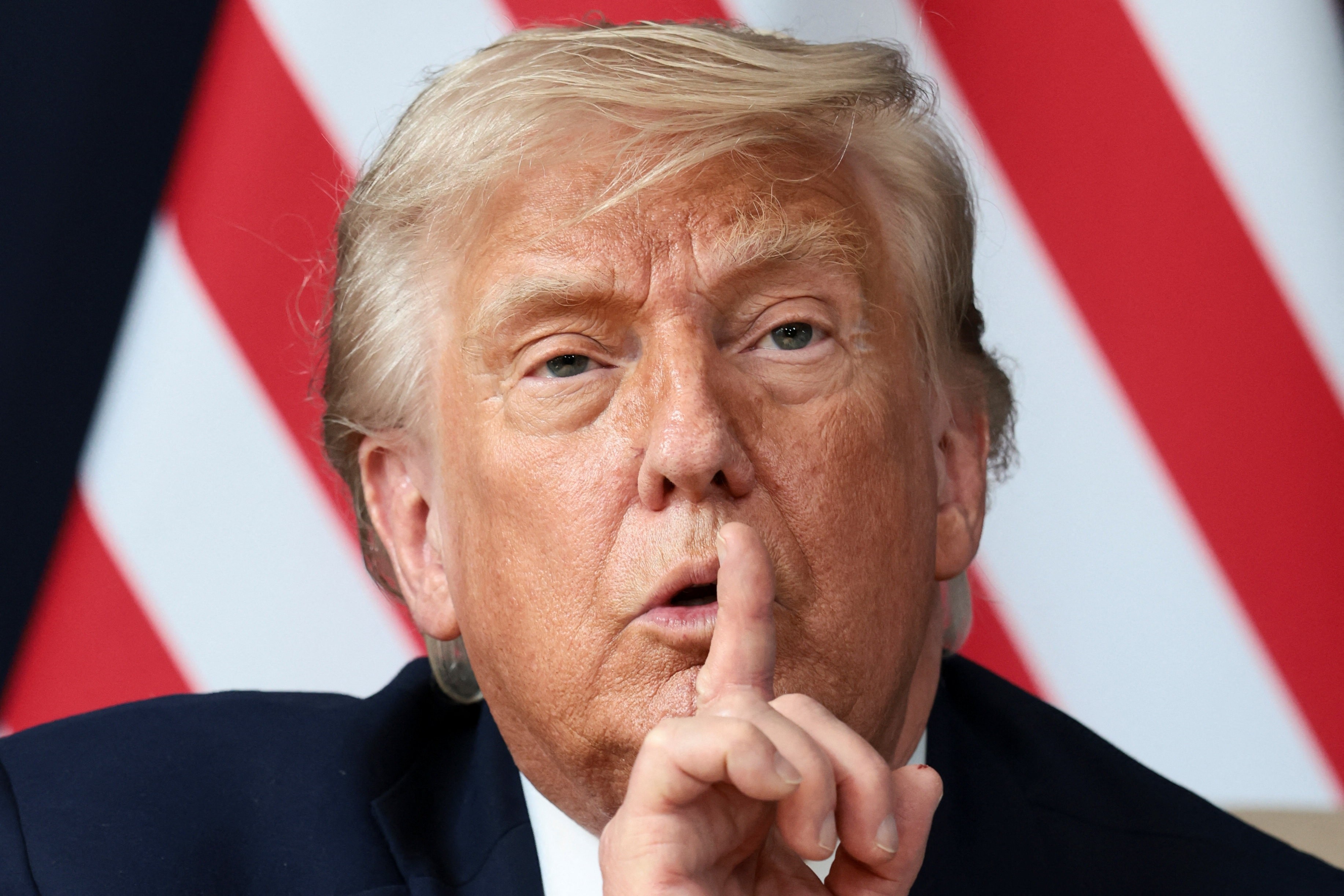 Trump ameaça novos ataques ao Irã e prevê renúncia do primeiro-ministro britânico