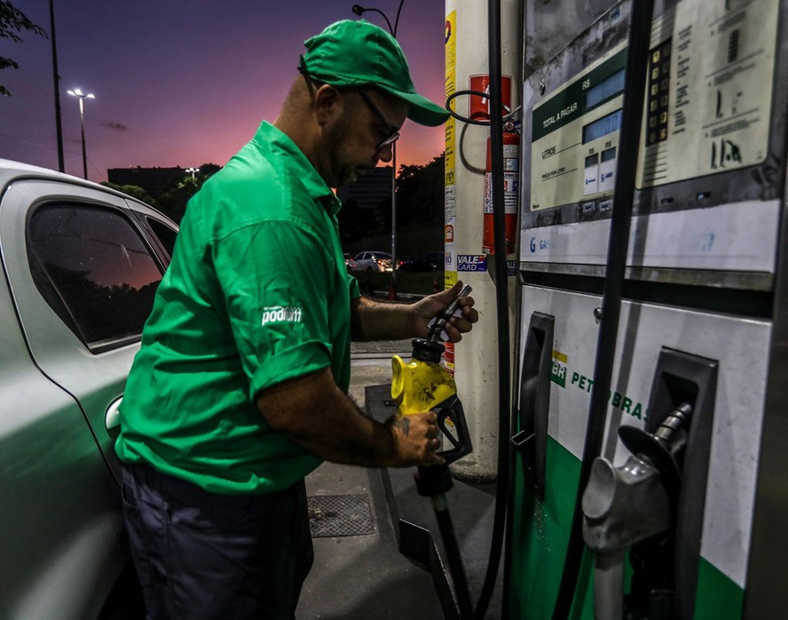 Gasolina responde por mais da metade do IPCA em março