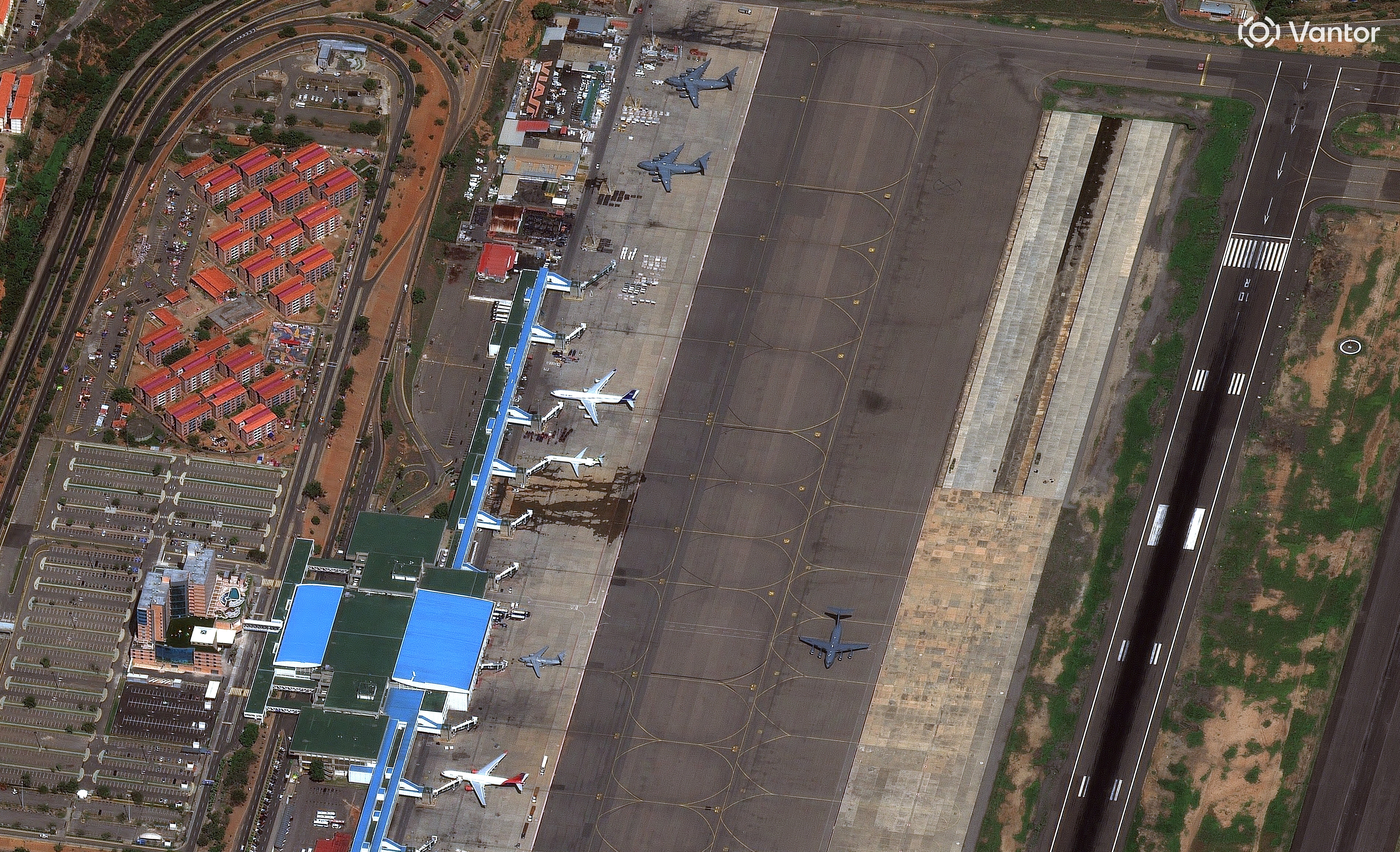 Danos de terremotos ao principal aeroporto da Venezuela ameaçam isolar novamente o país