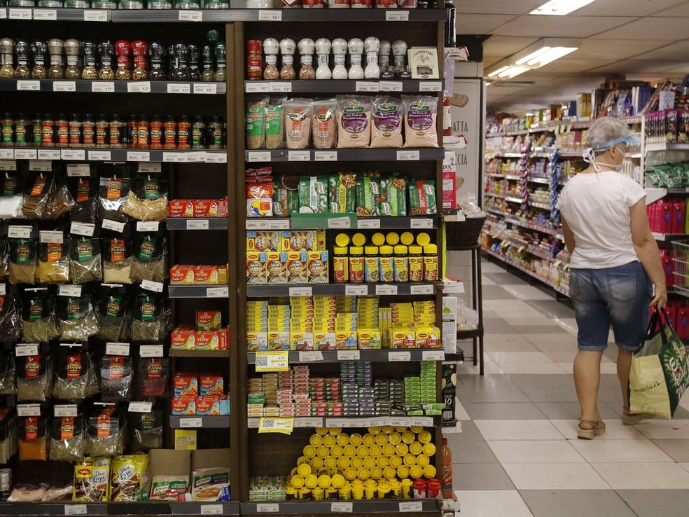 Varejo está 1,5% abaixo do recorde da série histórica e resultado pode ...