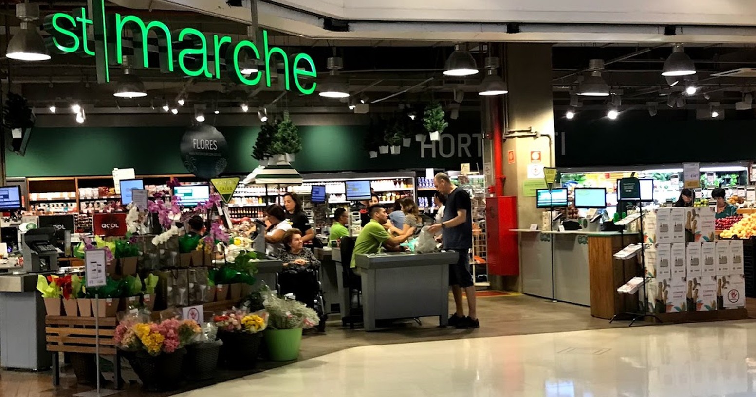 Grupo chileno Cencosud compra St Marche