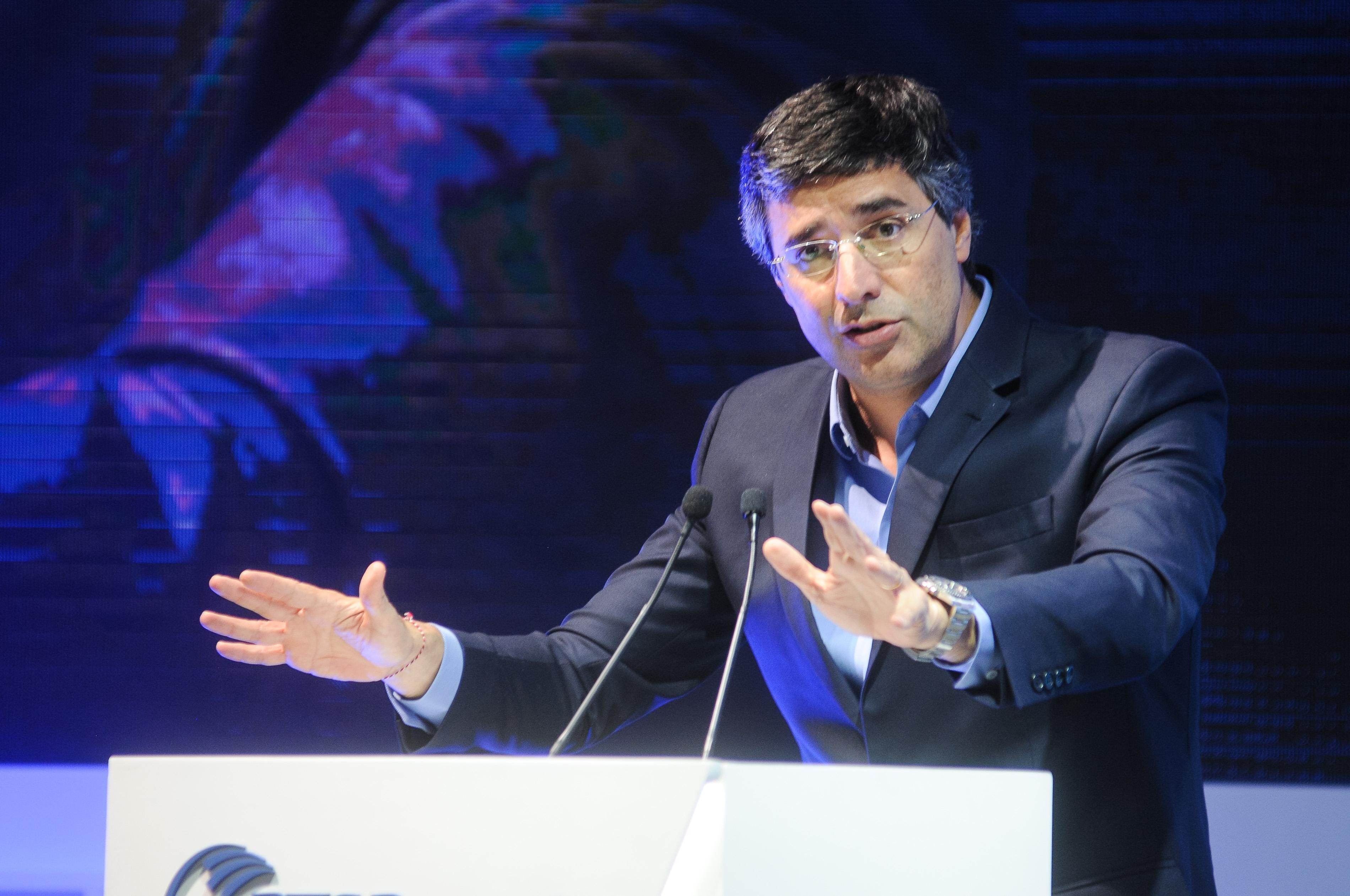 Estreia de André Esteves na 