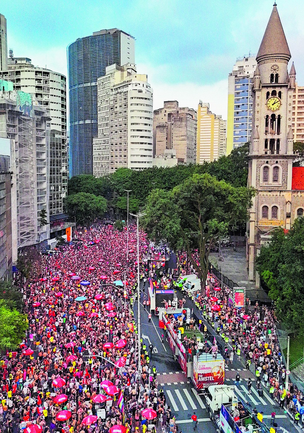 Carnaval cresce em diversas cidades e deve atrair mais de 65 milhões de ...