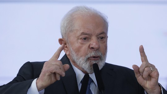 Não queremos obrigar trabalhador de aplicativo a ter carteira assinada, diz Lula