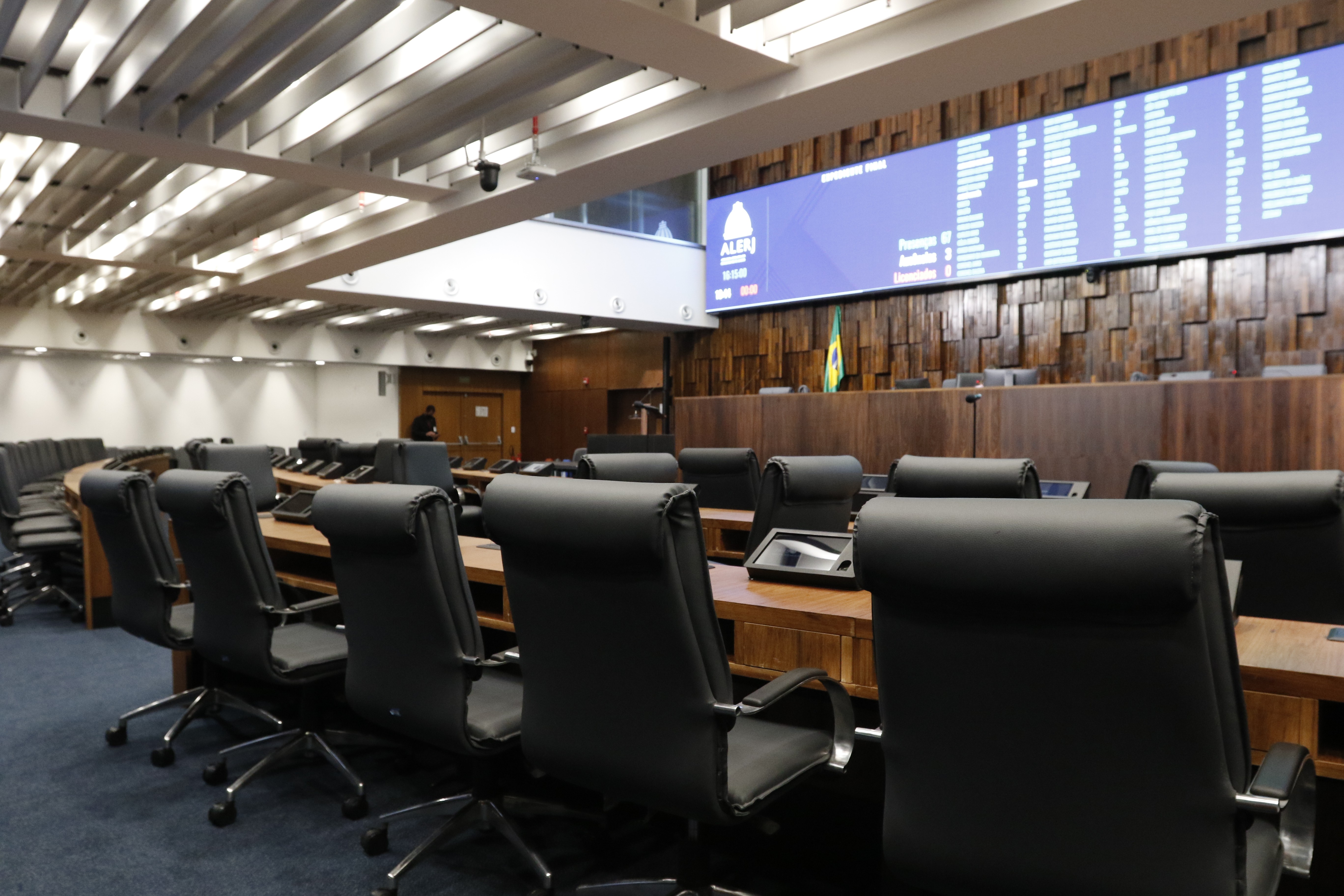 Nove partidos ameaçam esvaziar eleição para presidência da Alerj se voto aberto for mantido