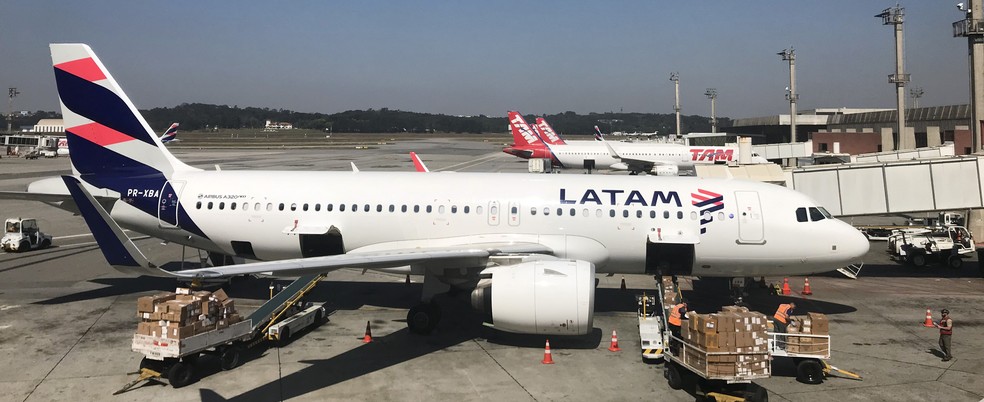 A linha aérea Latam reduz em 46% seu prejuízo em 2013, Economia