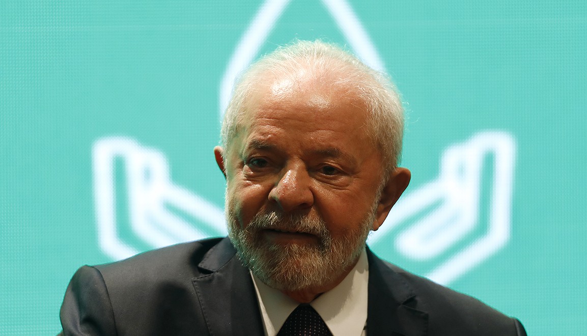 Gás sai da Petrobras por R$ 36 e depois sai da distribuidora a R$ 130; não é justo, diz Lula