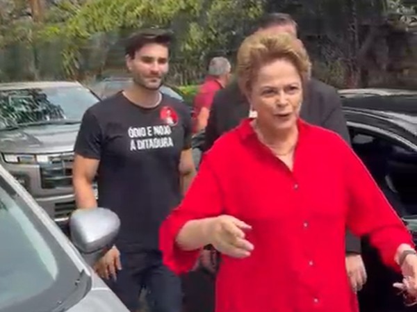 Dilma Rousseff é alvo de vaias e aplausos em votação em Belo Horizonte ...