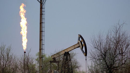 Receitas da Rússia com venda de petróleo sobem 82% nos primeiros quatro meses de 2024