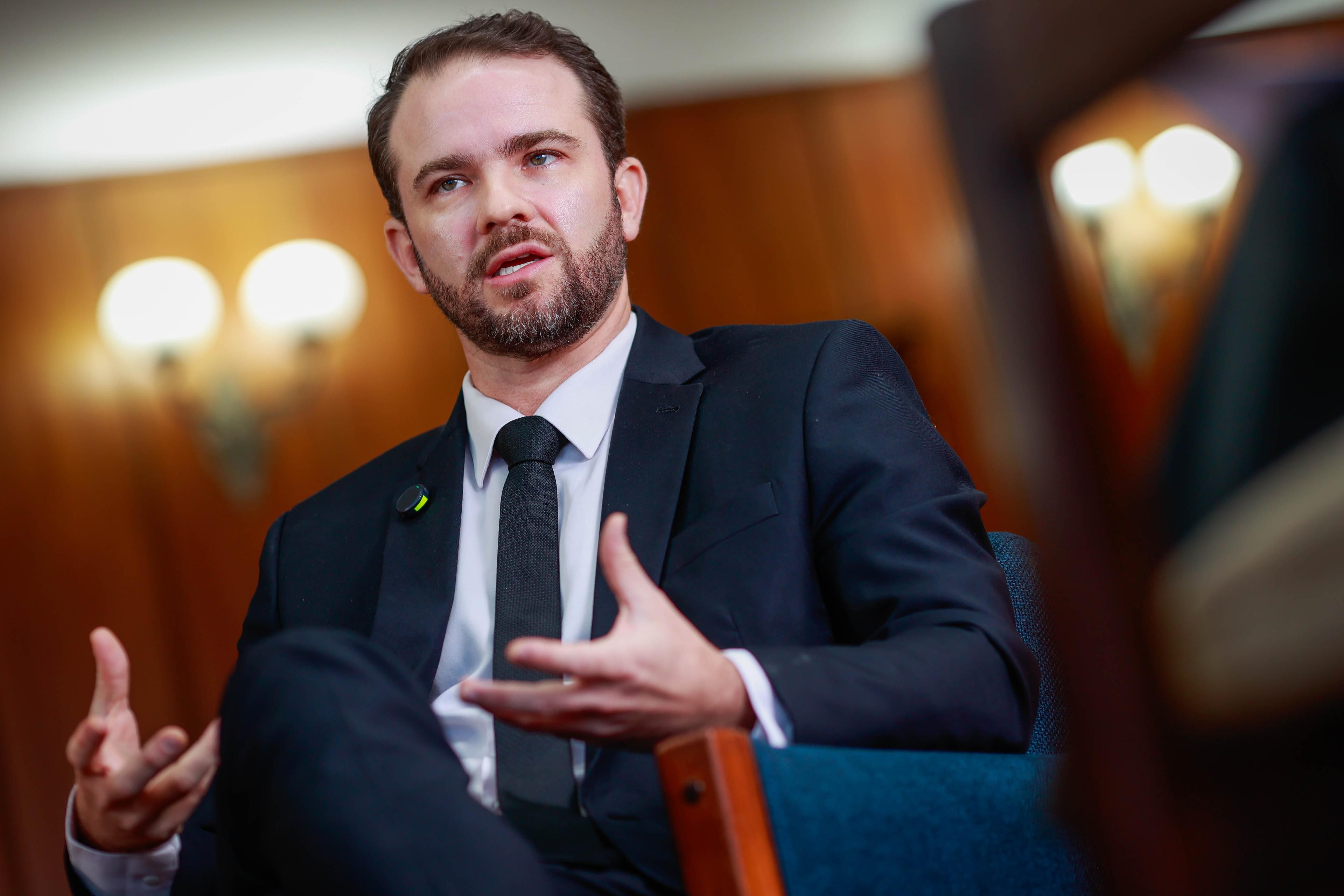 Exclusivo: Desenrola para adimplentes vai mirar dívidas do CDC sem garantia, diz Durigan