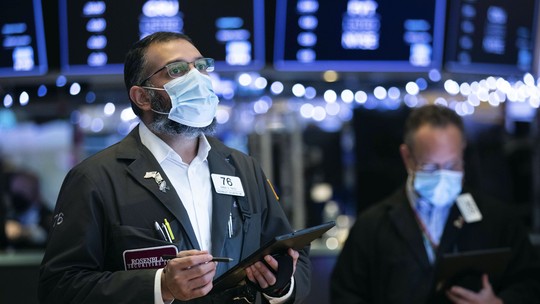 Bolsas de NY fecham sem direção única em pregão volátil com foco nos Treasuries