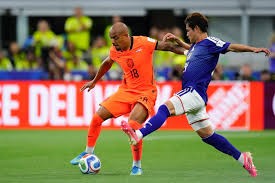 Japão marca aos 43 minutos da etapa final e empata com Holanda em estreia do Grupo F