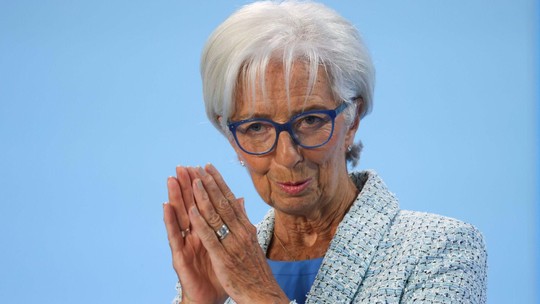 Crescimento dos salários segue pressionando inflação, diz Lagarde, do BCE