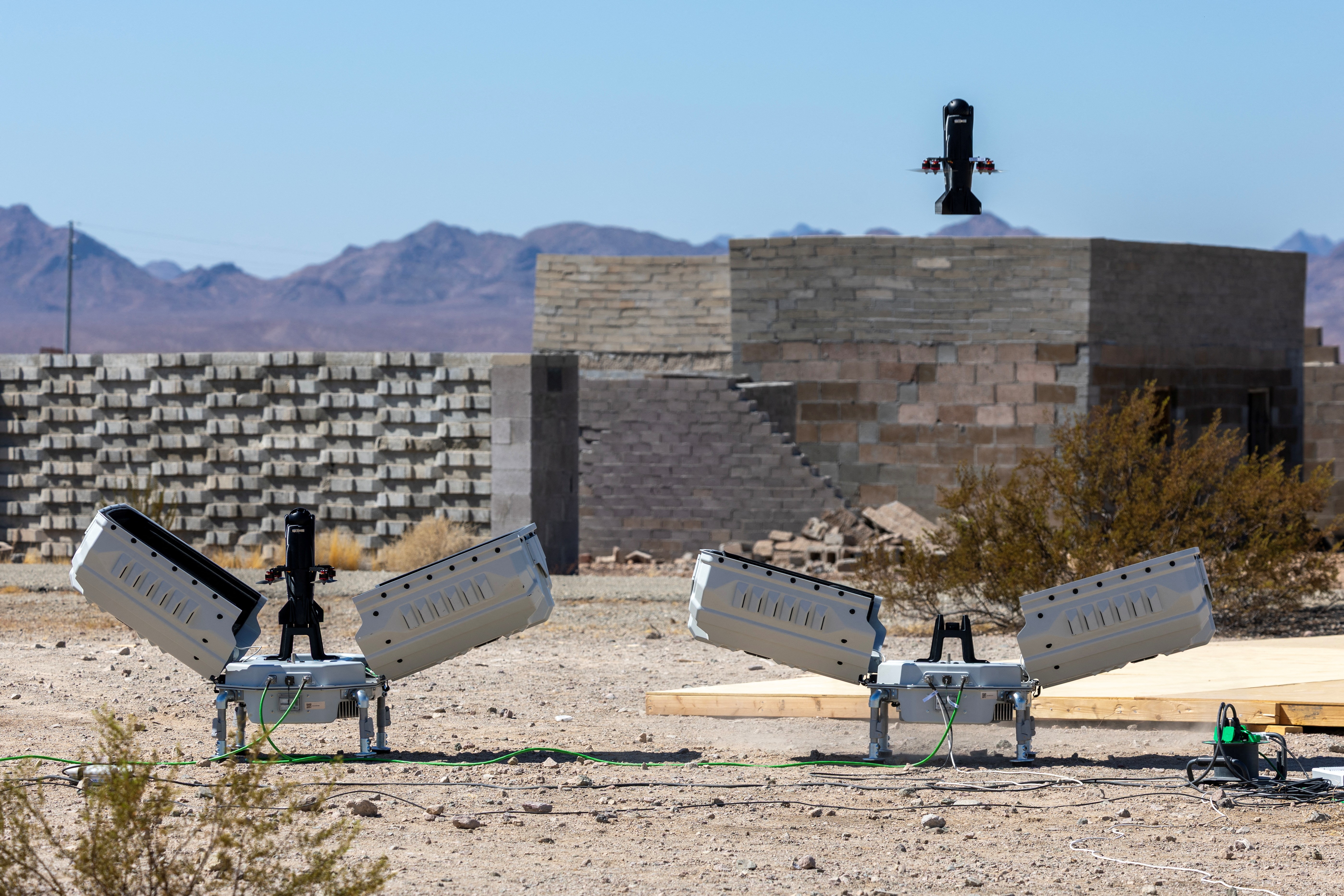 EUA testam tecnologia antidrones na fronteira com México em meio a ameaça de cartéis