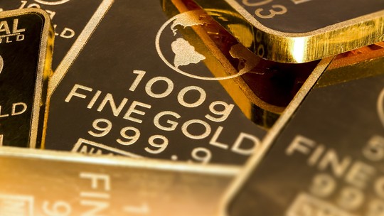 Ouro fecha em queda com Treasuries no longo prazo ainda subindo