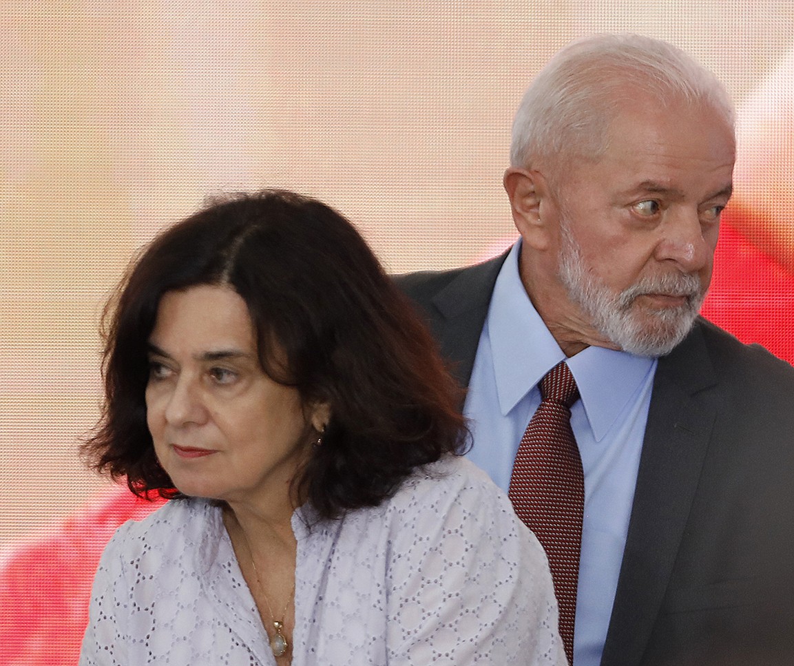 Apesar de rumores sobre substituição na Saúde, Lula viajará ao Rio acompanhado de Nísia Trindade