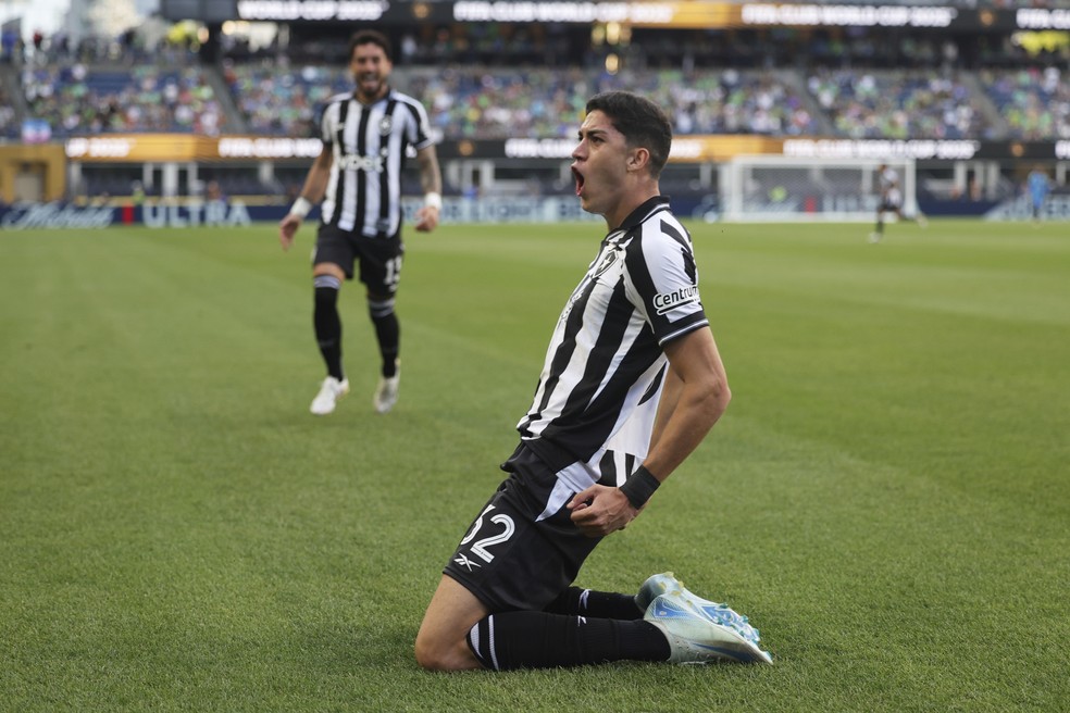 Jair Cunha, do Botafogo — Foto: Ryan Sun/AP Photo