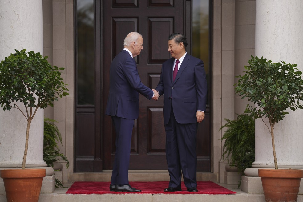 Presidente dos EUA, Joe Biden, e seu colega chinês, Xi Jinping: IA, armamentos e riscos para a humanidade — Foto: Doug Mills/ Associated Press