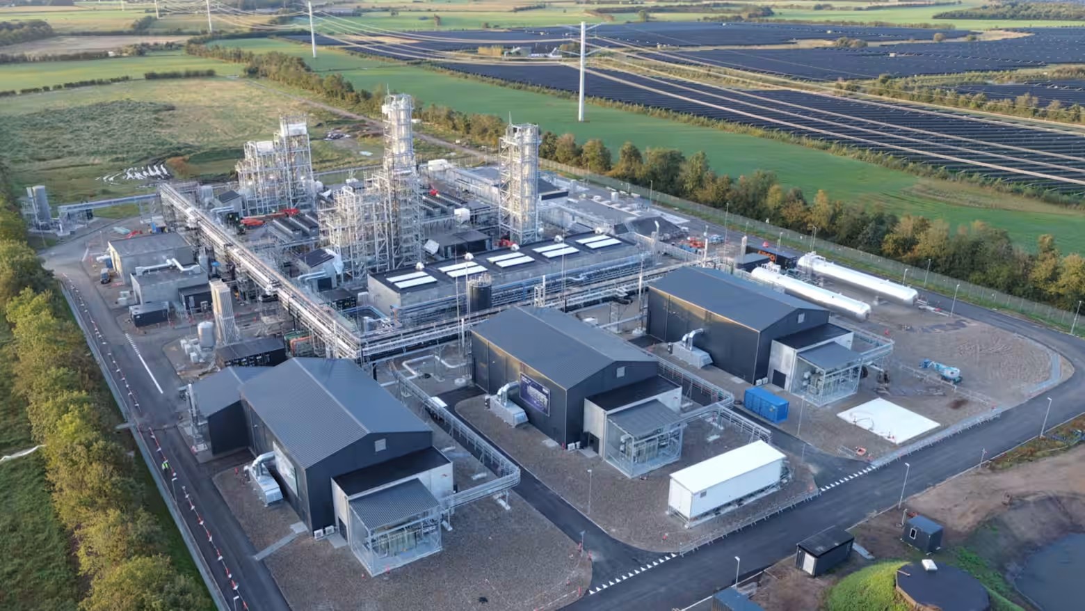 Mitsui inaugura fábrica de metanol sintético para uso veicular na Dinamarca - QTU Questões do Universo