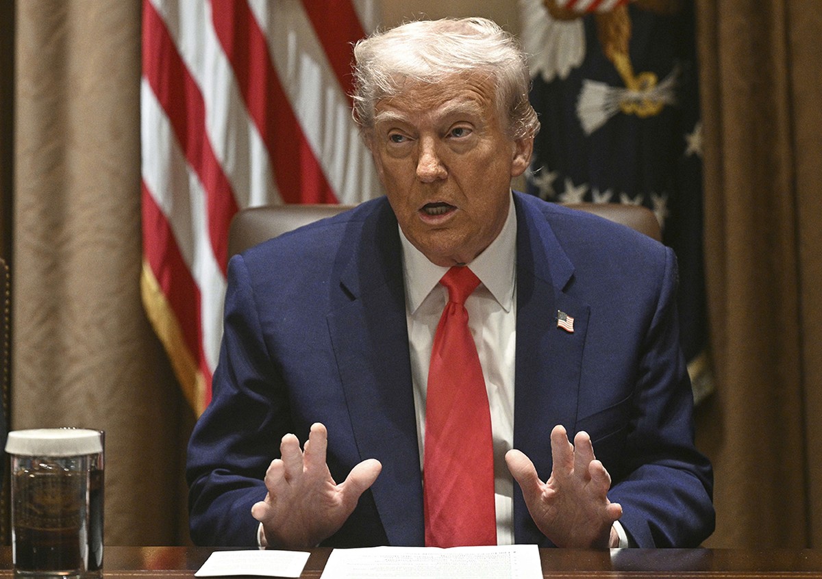 Trump reconhece que guerra tarifária pode causar falta de produtos e aumento de preços nos EUA