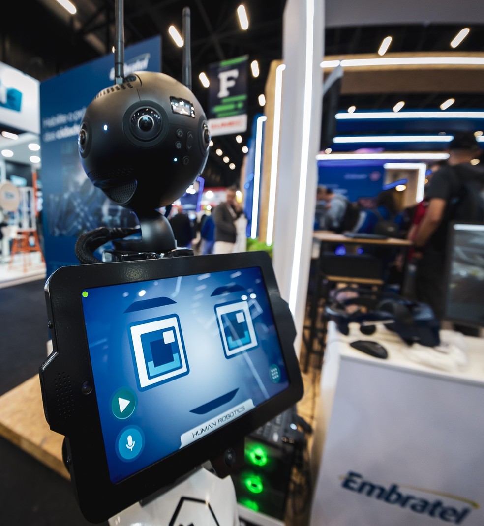 Robô de teleinspeção remota conectado ao 5G da V2COM-WEG: câmera 360o na cabeça transmite imagens 8K em tempo real — Foto: Mariana Pekin 