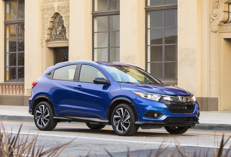 Honda e Stellantis convocam donos de centenas de milhares de veículos por falhas em airbags