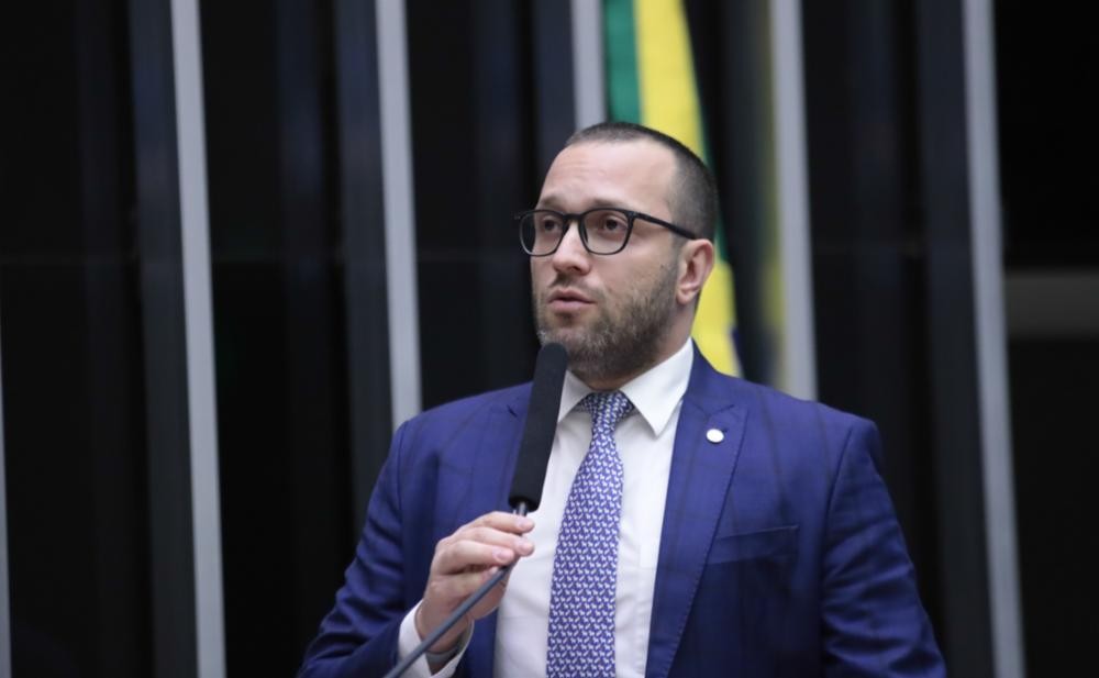 'Substituto' de Eduardo Bolsonaro, deputado Filipe Barros é eleito presidente da Comissão de Relações Exteriores da Câmara