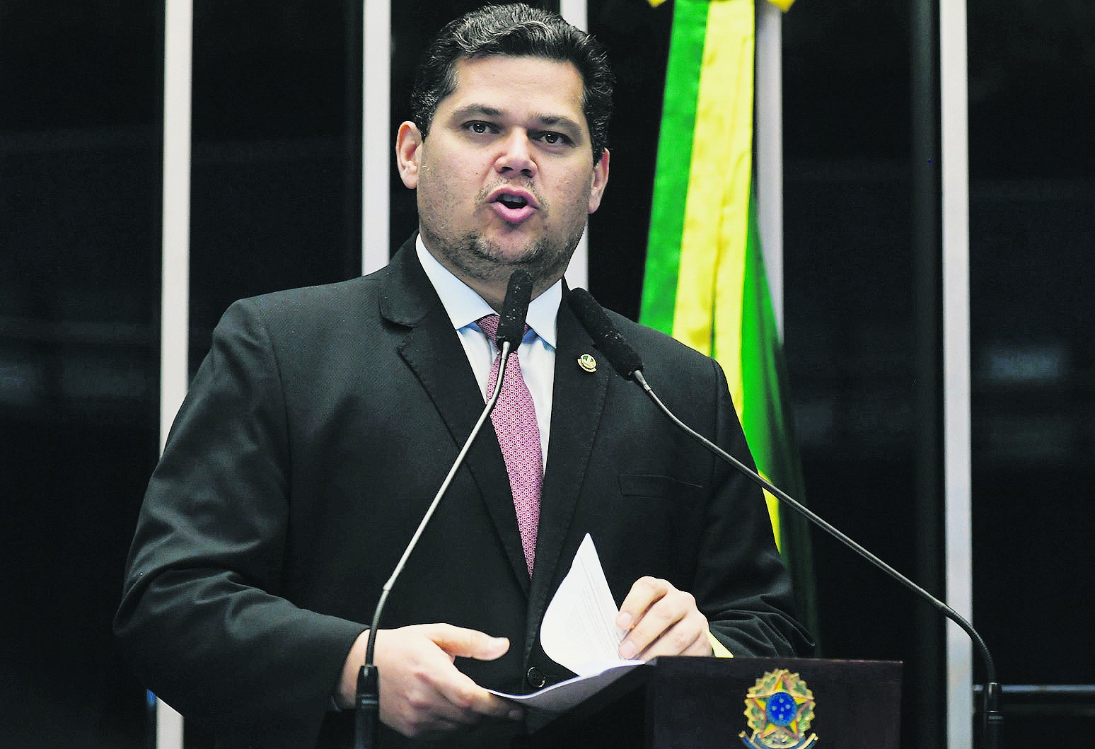 Alcolumbre defende construção coletiva e manda recados ao Judiciário