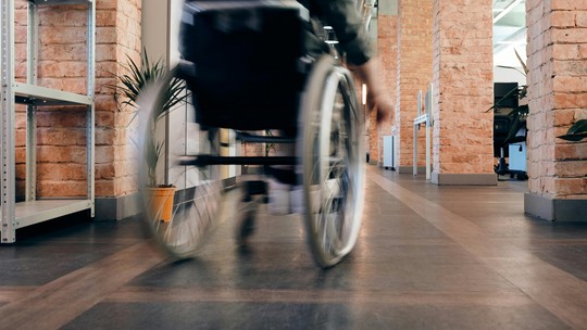 Empresas falham na inclusão de pessoas com deficiência na liderança