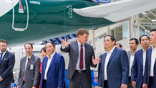 Em visita à Embraer, primeiro-ministro do Vietnã discute potenciais acordos de cooperação e negócios