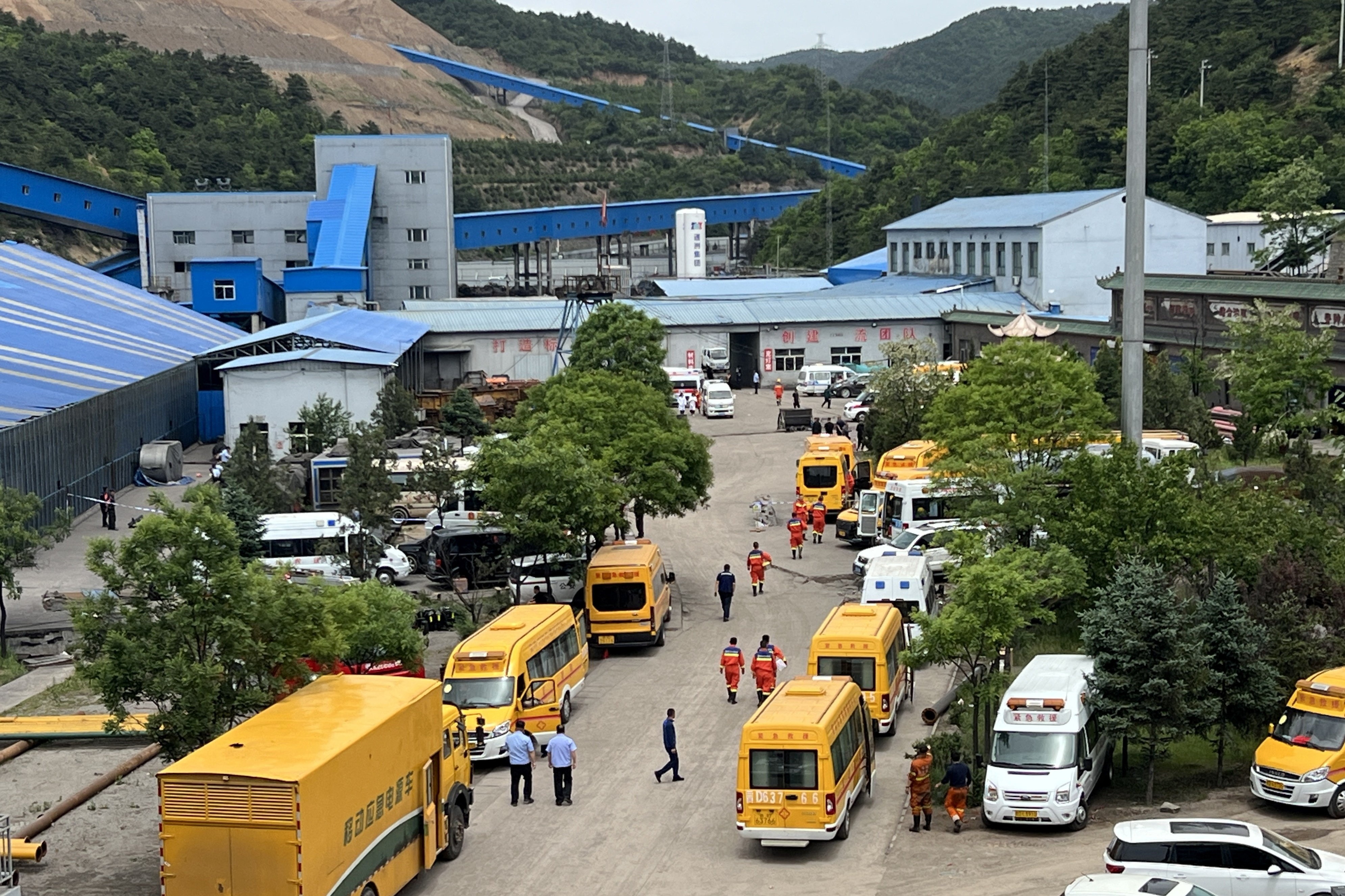 Acidente em mina de carvão no norte da China já soma 90 mortos